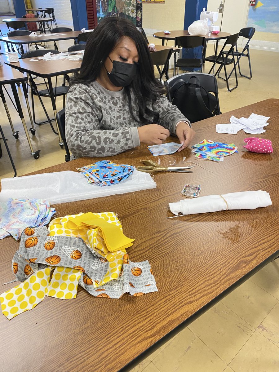 WileyElemGSO's tweet photo. East Greensboro Rotary Club will be donating masks to the students and staff at Wiley! https://t.co/1rMiZPHHGo