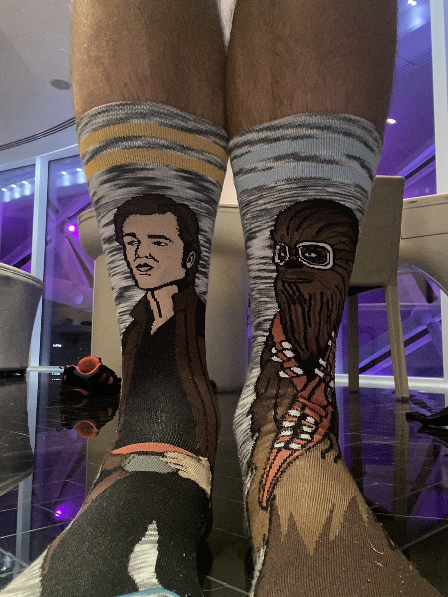 Tonightโs fight night dress socks.
#UFCFightIsland6 https://t.co/9CW9ehspHX