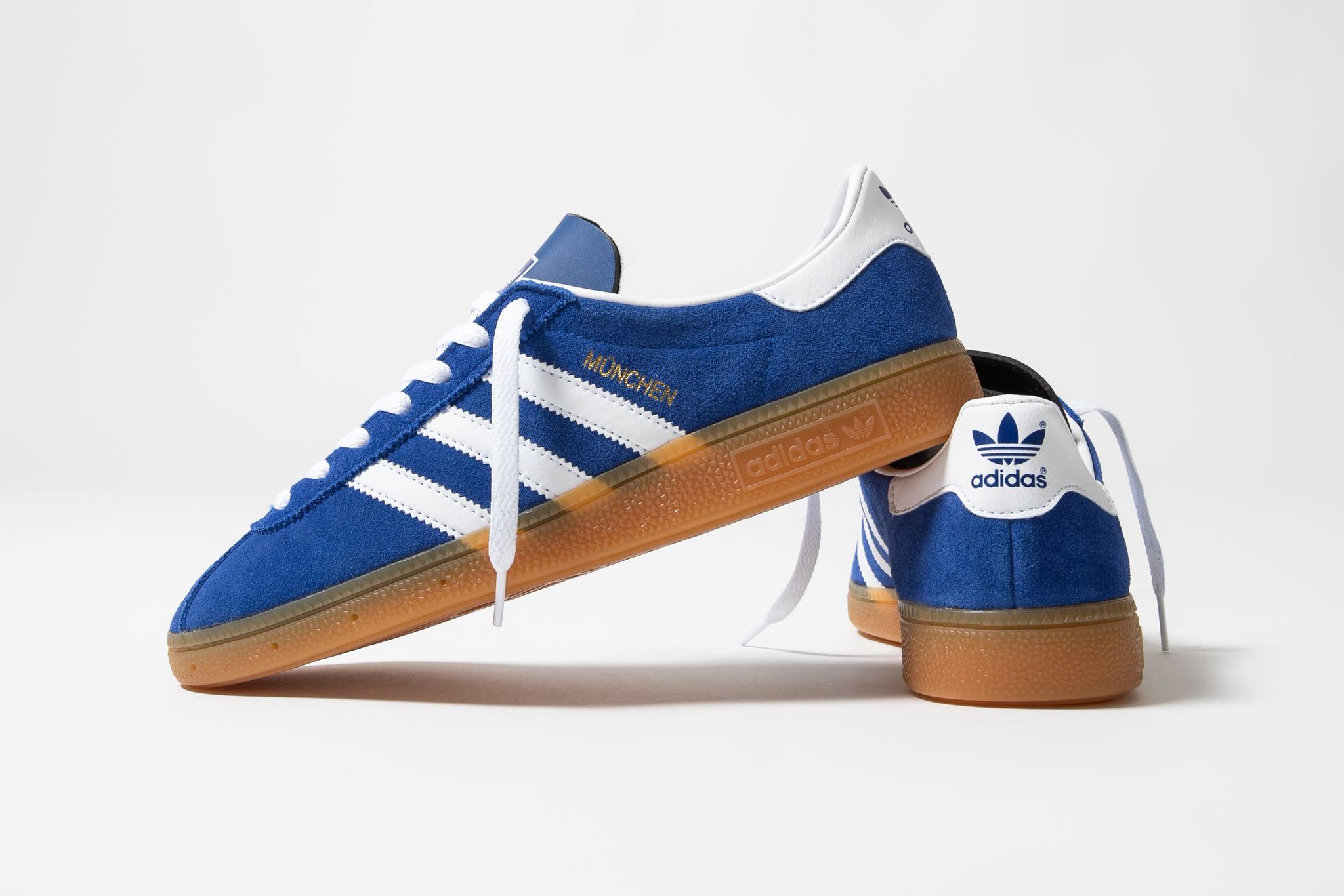 Titolo na NOW wear your love for Bavaria with the Adidas München 🔵 Now available online ➡️ https://t.co/U27nZTN0xe ⁠ sizerun UK 6.5 (40) - UK 10.5 (45 1/3)⁠
