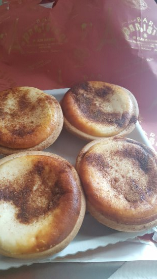My favorite cassate, though, are those made in eastern Sicily (Siracusa-Ragusa): baked ricotta cakes on a base of puff pastry and a dash of cinnamon. They look different in every town.