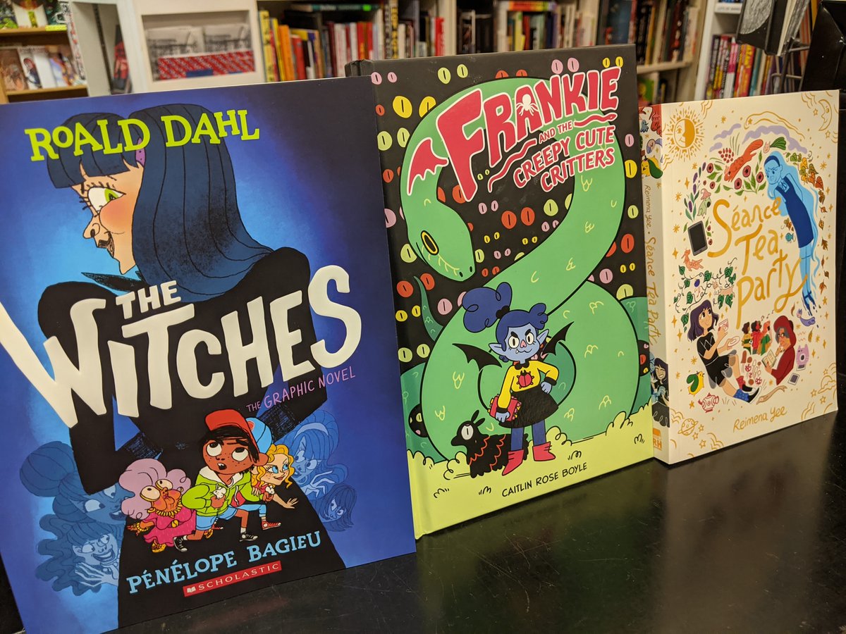 LittleIslandCmx's tweet image. Signs of autumn:

1) leaves change colour

2) it's chilly enough for sweaters!

3) our new releases display gets spooooookier!