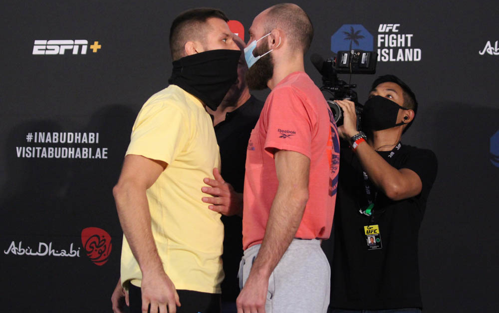UPSET ALERT! Guram Kutateladze {+255} DEFEATS Mateusz Gamrot {-310} via 3 round #DECISION on #UFCOVID19. Will Go 3 Rounds {-185} & Kutateladze wins by decision {+575} hits! #GamblingTwitter #mma #UFCPicks #UFCPredictions #UFCOdds #UFCFightIsland6 #MMATwitter https://t.co/eRFa7nxD89