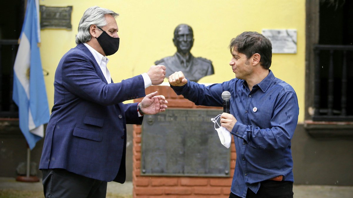 Junto al presidente @alferdez, homenajeamos a Juan Domingo Perón y los #75octubresdeLealtad.
¡Feliz día compañeras y compañeros! ✌️
Recordemos siempre el gran motor de nuestro movimiento, el amor.
#17deoctubreconAlbertoyCristina https://t.co/wQFPaoQAPC