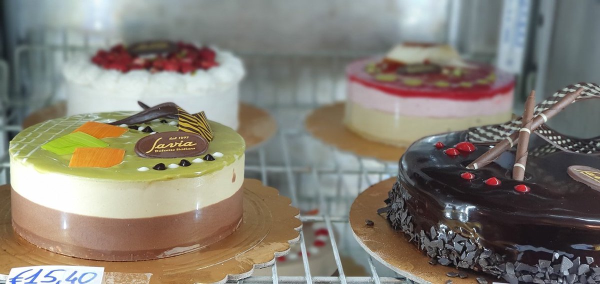 Sicily also has a whole tradition of semi-frozen cream cakes (we call them semifreddi) that are so aesthetically pleasing it almost hurts to slice them. These are all semifreddi from one of the oldest pasticcerie in Catania,  @pasticcer_savia. 12/