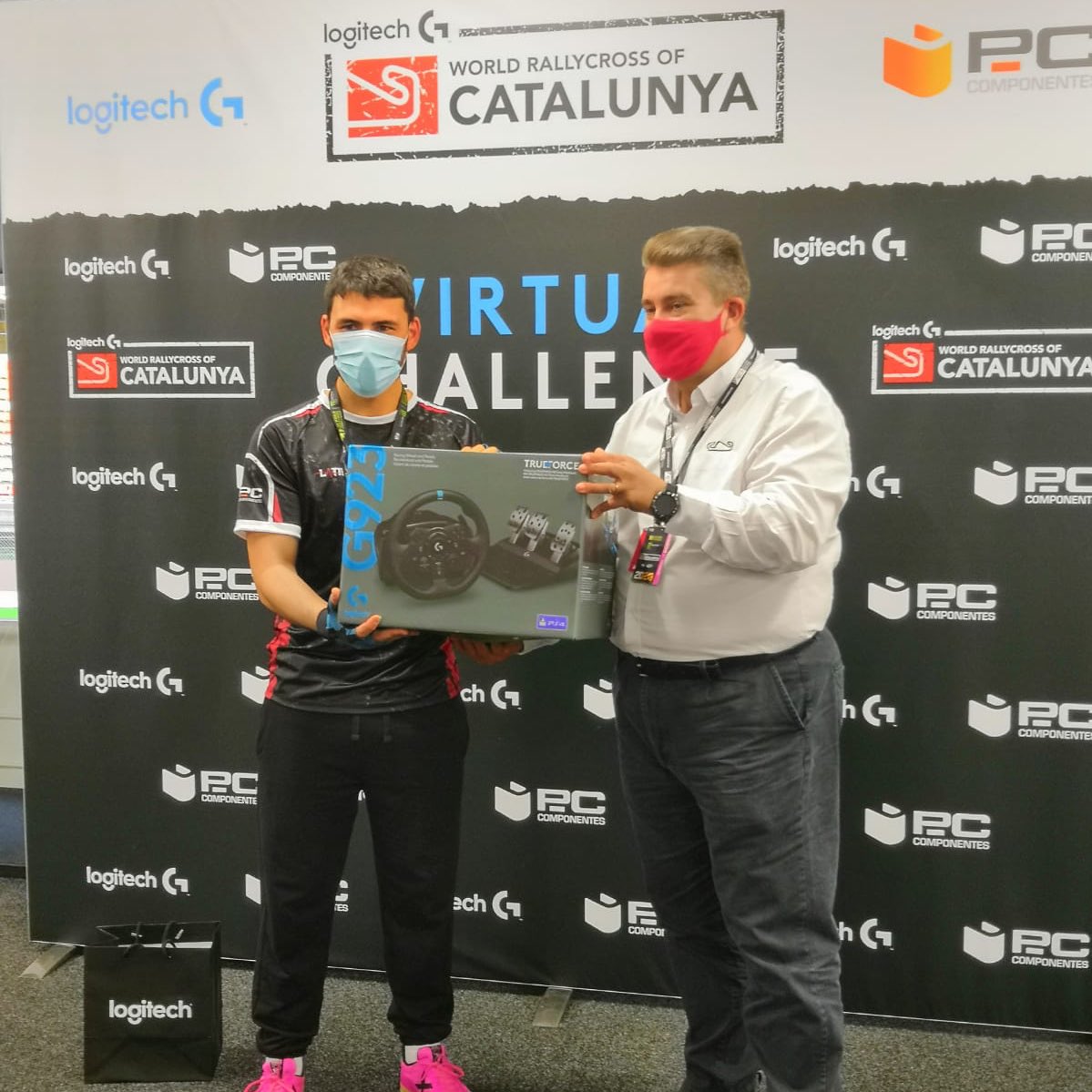 CatalunyaRX's tweet photo. 🎮🚘🏁 ¡Hoy también hemos tenido la finalísima del Virtual Challenge @LogitechG_ES en el @Circuitcat_cat!

Enhorabuena a @EAdria22 por la victoria, a disfrutar de tu nuevo volante @LogitechG_ES G923 Trueforce! 🤜🏻🤛🏻

#logitechgcatalunyarx #feelthemotorvibes #logitechg #rallycross https://t.co/83LTZJ9rll