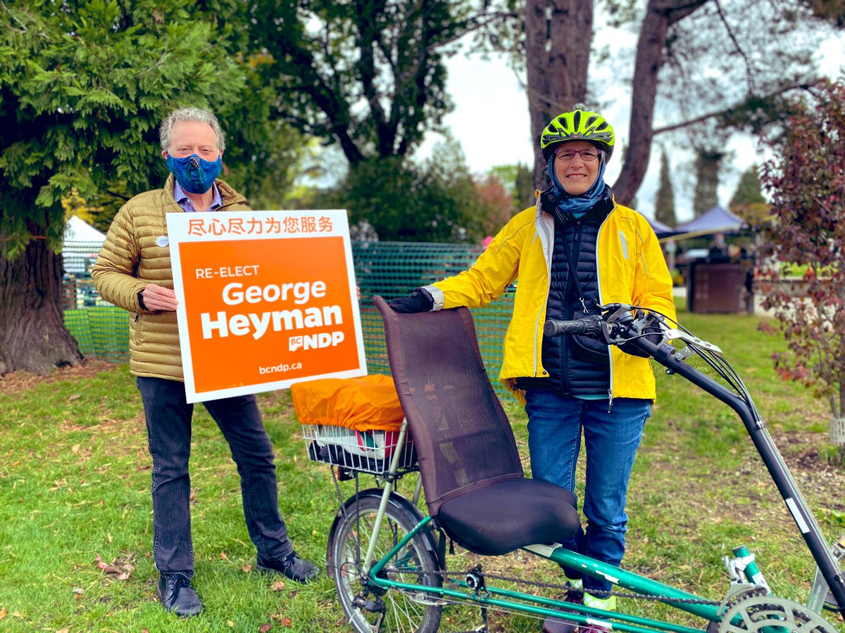 Wow! #RileyPark Farmers Market mainstreeting was especially nice - great to see #sustainable #local food producers supported & thriving
Proud of the work @lanapopham has done to promote #BuyBC and healthy nourishing foods.
Amazing #VancouverFairview community. #BCElection2020 https://t.co/upGfgkChWw