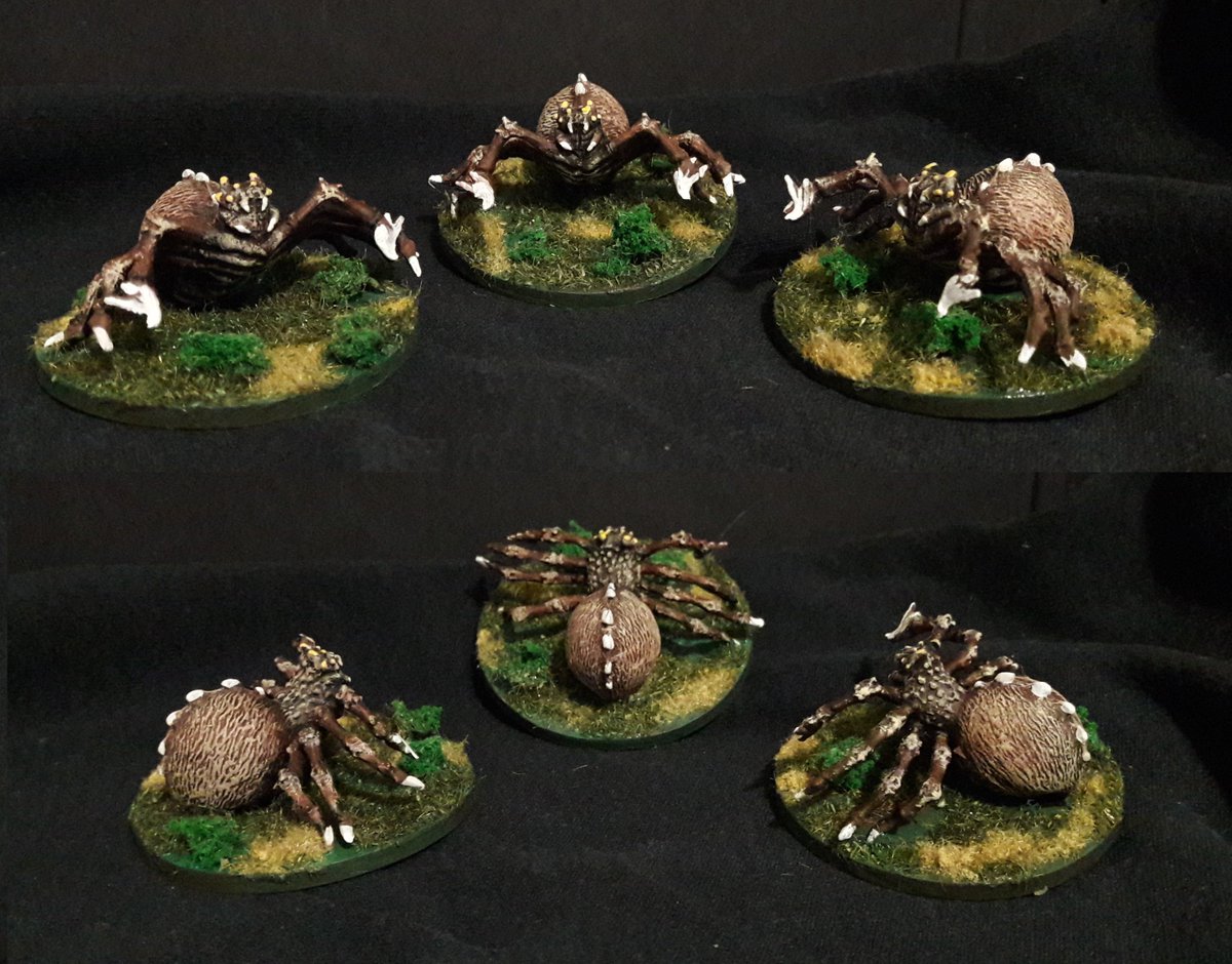 Spiders from the DESCENT: JOURNEYS IN THE DARK (1st Edition) Boardgame, fitting for spooky season or not? :)

#PaintingMiniatures #MiniPainting #PaintedMinis #ttRPG #WePaintMinis #PaintingBoardGames #DnD