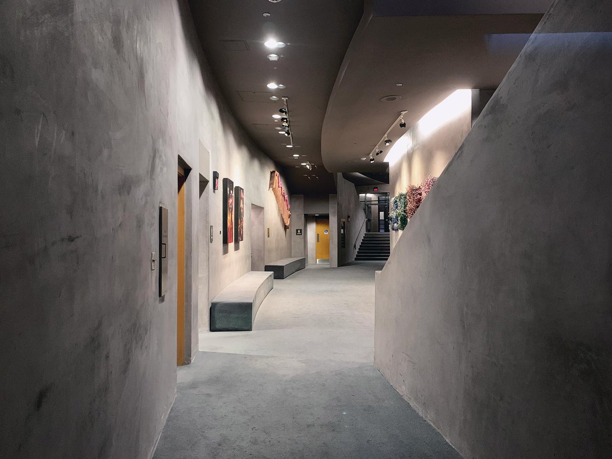 artvisement's tweet photo. Nelson Fine Arts Center (1985/1990) by Antoine Predock
#architecture #architectureartist #architectureart #building #creator #creative #archictecturephotograph #architecturephotography #architecturephoto #traveling #travel #workofart #architecturelovers #architecturedesign https://t.co/pKmgs2s4PW