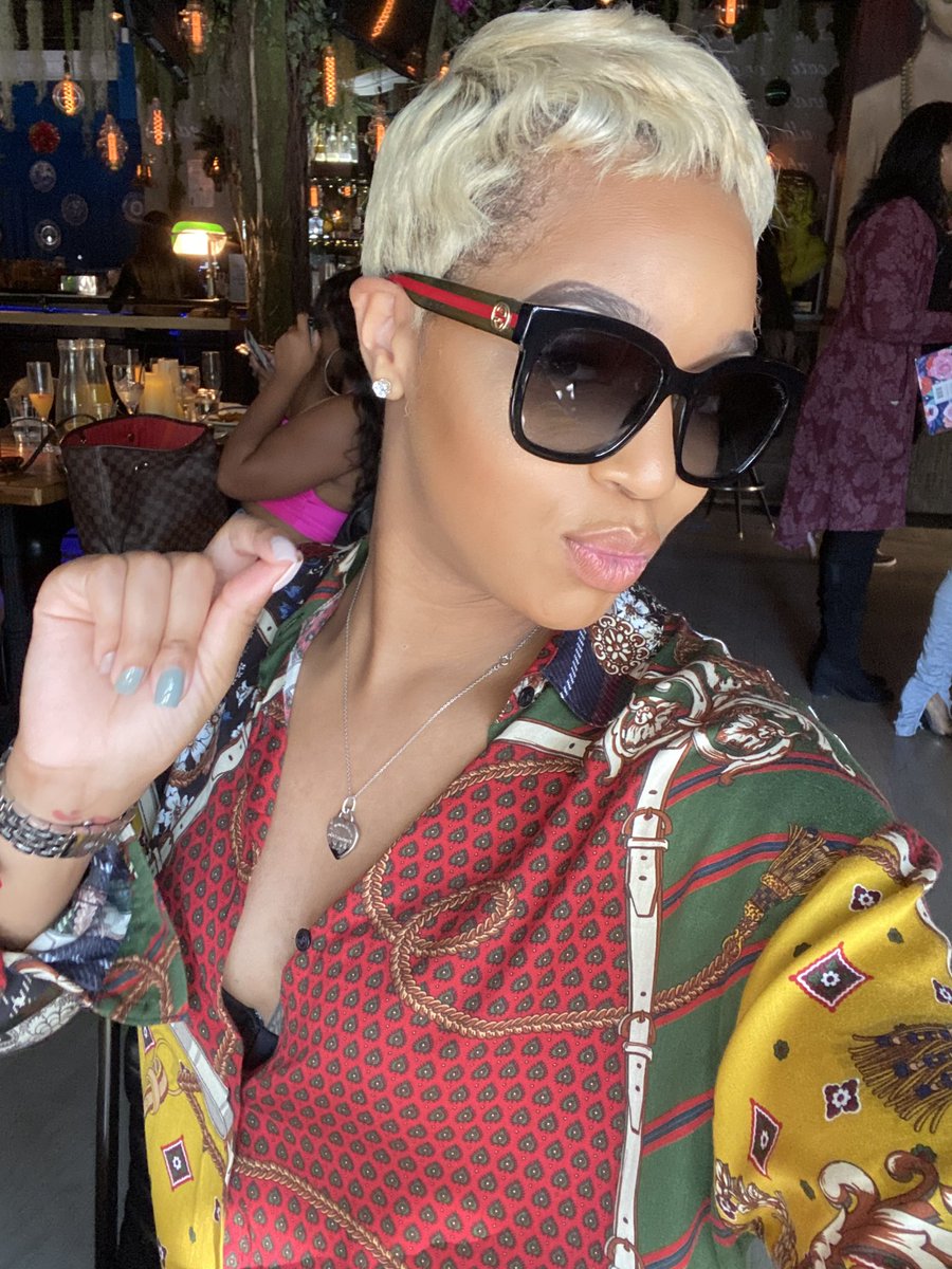 JuiceLegend_'s tweet image. She just had to take my shirt and do it better 😂😂😍😍😍 my closet not safe