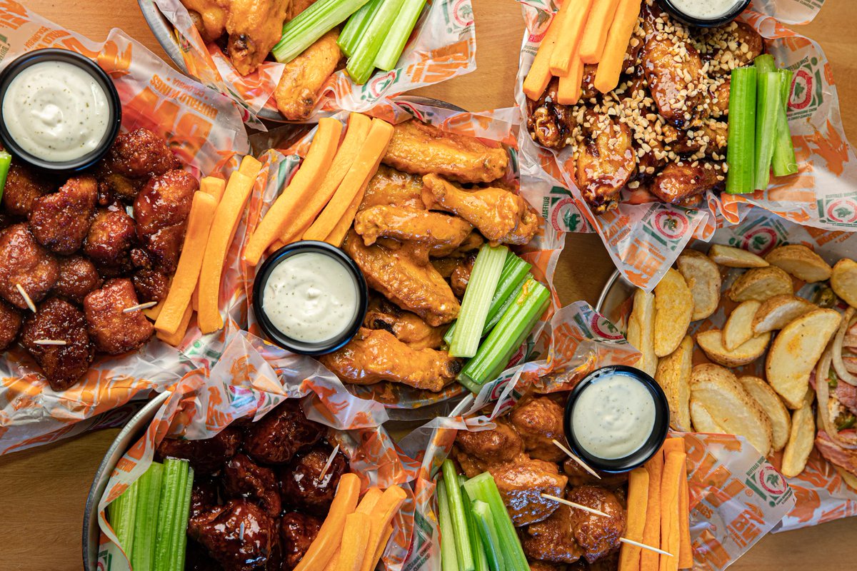 cual_estuplan's tweet photo. Cuando me dicen que piense en algo que me haga feliz😎 esto es en lo que pienso 😍🍗 - - - #HelloWings-19 #BackToTheNewNormal #ParcheBW #TheChickenWingsExperts #HotWings #Weekend
Vía @BuffaloWingscol https://t.co/xA3tpkOkDG
