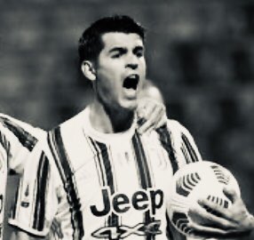 Dopo il rigore fischiato a @bonucci_leo19 e giallo Inesistente ( vedi #RomaJuve) e il rosso Inesistente a #Chiesa la #Juventus pareggia #CrotoneJuventus grazie ad un gol di @AlvaroMorata che avrebbe pure segnato il gol vittoria che è stato annullato🥶 https://t.co/KrRPXRVfJU