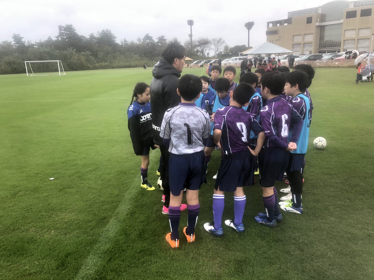 Msk19サッカースクール 昨日 10月17日 土 に 三年生 鹿島アントラーズスクール選抜 四年生 鹿島アントラーズｆｃ と練習試合をさせていただきました 強いチームとの試合の中で選手自身 多くのことを学べた練習試合となりました 鹿島アントラーズ