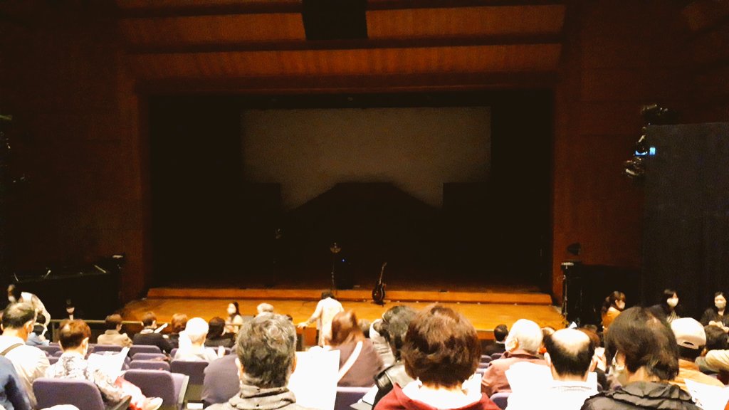 Hideaway Roy 小布施北斎ホールに青木由里さん演出の 水の甍 を観に来てます 昨日 今日で3公演 体力気力も試されるよね ドキドキするなぁ クロベンさんガンバレー Hideaway Roy 小布施北斎ホールに青木由里さん演出の 水の甍 を観に来てます 昨日 今日で3公演 体力気力も試されるよね ドキドキするなぁ クロベンさんガンバレー