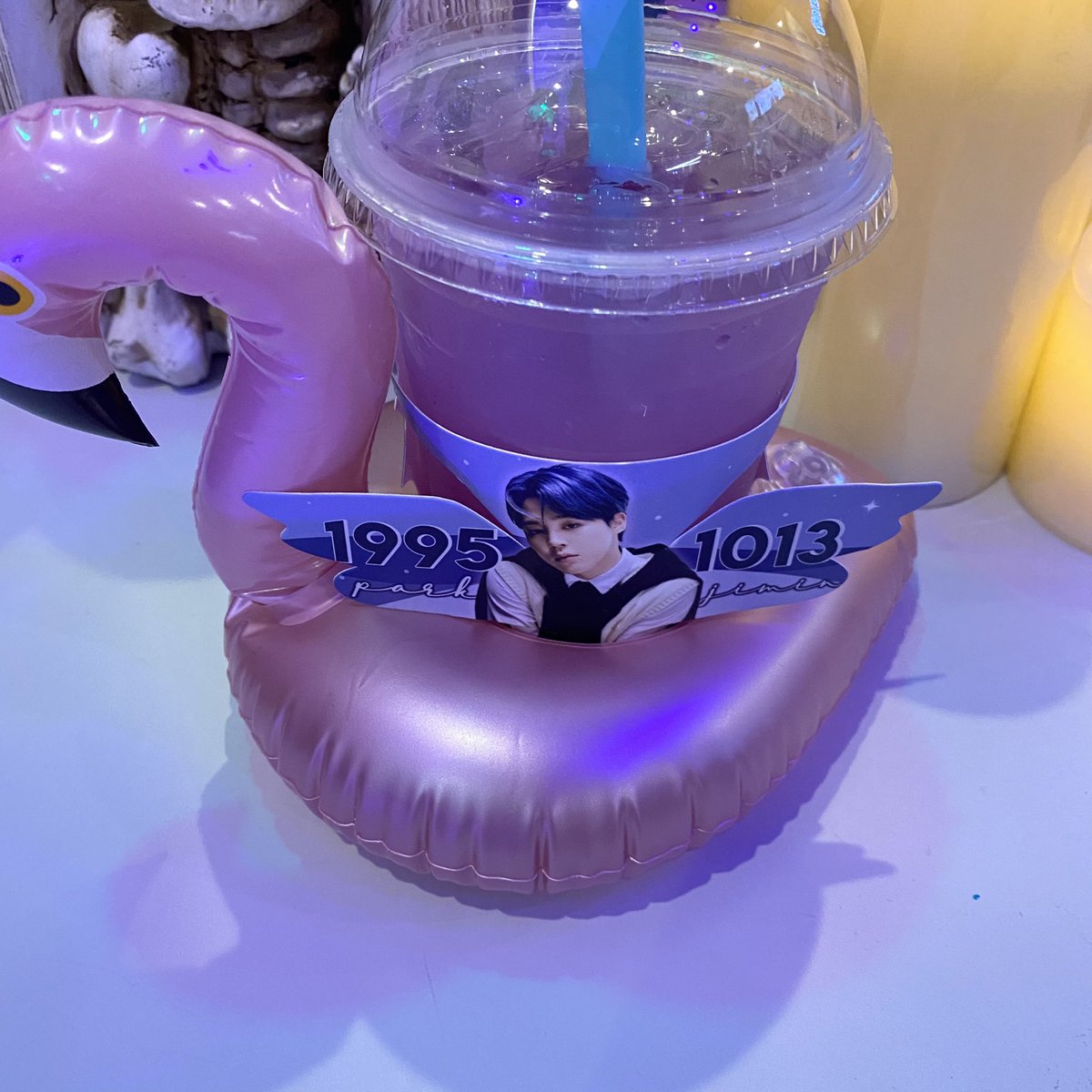 faiifz's tweet photo. got my little gay drink to take a picture with my little gay mimi https://t.co/HJ119EXFit