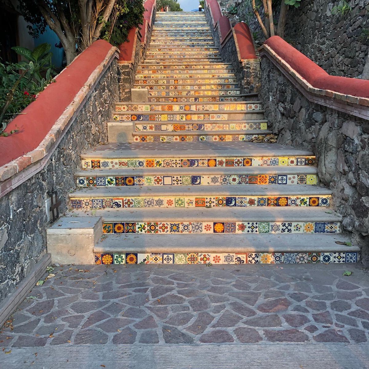 edcarranzag's tweet photo. Escalera al cielo!
#Starways #StreetArt #UrbanArt #Mosaics #Corregidora #Querétaro
.@MpioCorregidora https://t.co/lEXcSTF0GT