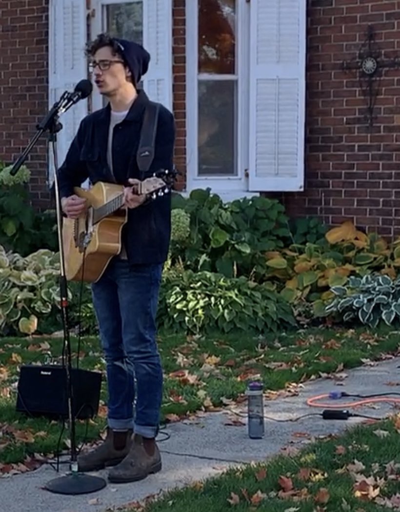 senkolala's tweet photo. today was all music, wildjoy secrets, dancing on air, sungrateful bones, and a love letter to a town called waterford. #forthelove #thisishowwesurvive https://t.co/CS0JgzIsxN