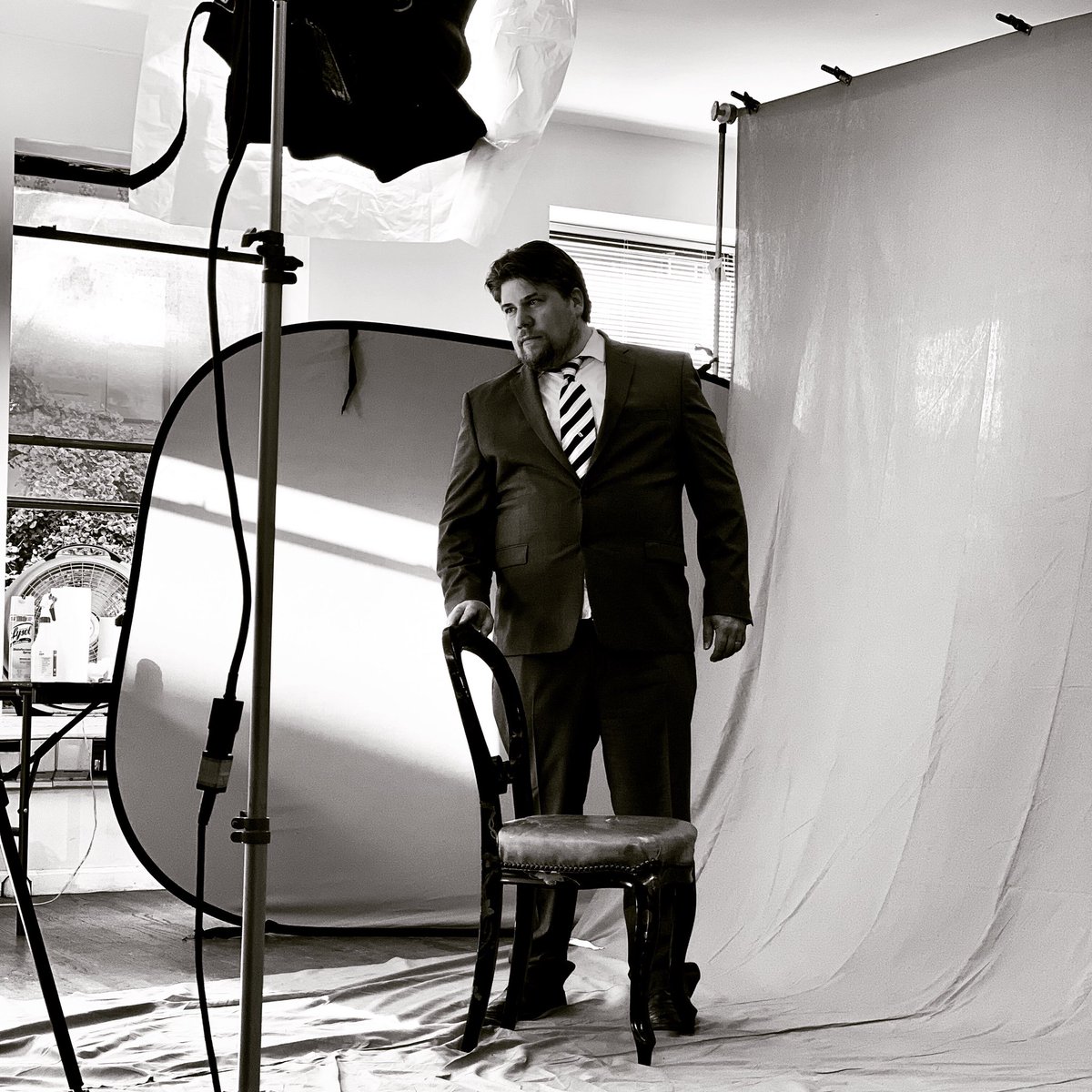 NewCamerata's tweet image. We finished our final day of filming today for “The Sleuth Salon”. Tons of drama, mystery, and glamour were captured today, and we cannot wait to reveal the final product! Mark your calendars for November 12th and get your tickets today!
.
#operasinger #filming #newcamerataopera