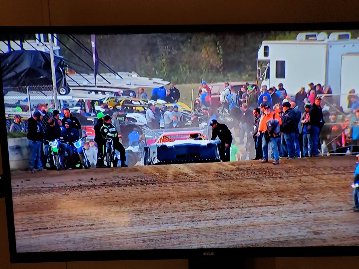 TRod182000's tweet image. @bobdillner @EssexLucasOil @DaveArgabright Watching the #dtwc finale on @LucasRacingTV from Copan, Ok. Good luck @Highsidetickler, @caseboltc9, @TimMccreadie, @TheFast49, and @Boverton76. #bobsback #tweetyourseat
