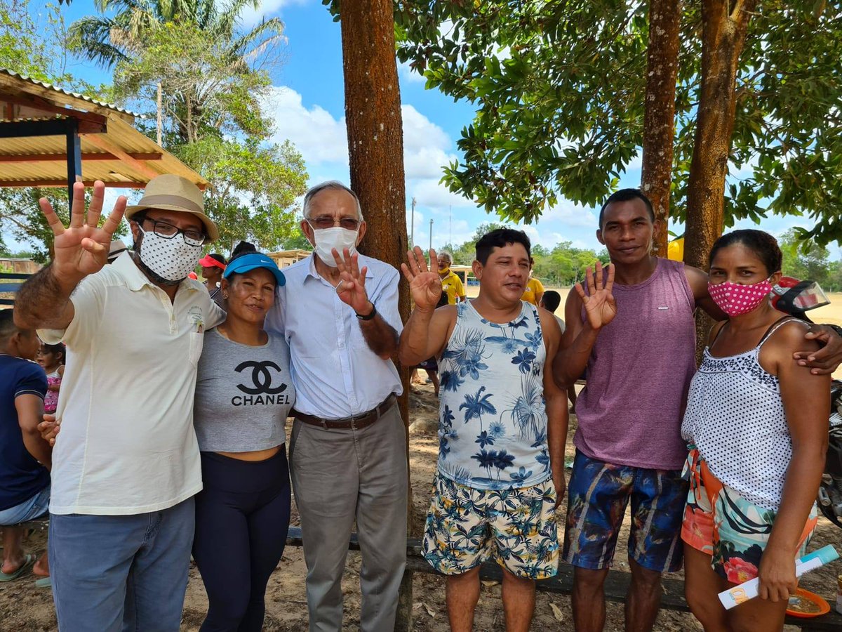 Camilo_Capi's tweet photo. A gestão da futura #prefeitura de #Macapá não é elitista e o povo de Itamatatuba sabe disso #MacapaSolidária! Participa da construção do governo desde antes da eleição. É a força do Povo. A força da Democracia.
É #Capi40
#CapiFazCerto
#CapiFazBem
#MacapáFeliz
#Macapá https://t.co/Qv2OTv3QZv
