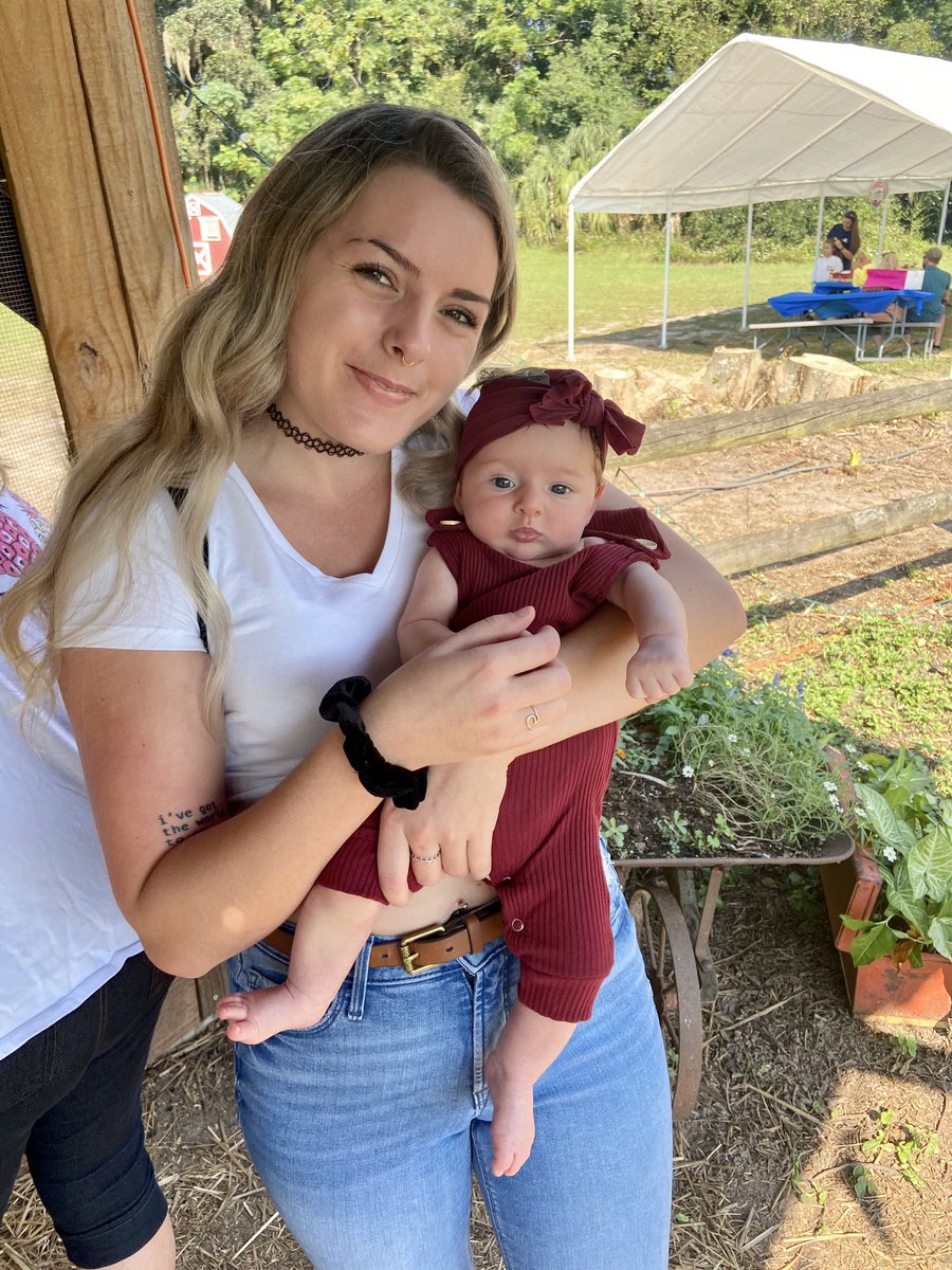 shannnonx3's tweet photo. I think these are the most Ocala pictures I could have taken but hey my niece is cute asf✨💗#piperup https://t.co/TwaCwWpRzu