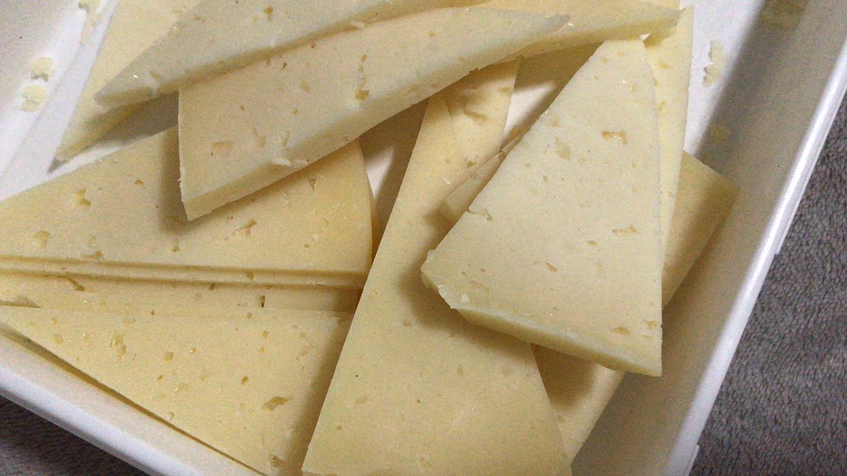 _rvrmrt's tweet photo. Rt al taper de queso de la suerte, sino das rt suspenderás todas este cuatrimestre https://t.co/cls9w1LFns