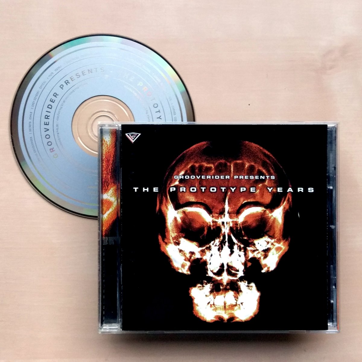 radiofuturamusi's tweet photo. Grooverider – The Prototype Years. Absolute Classic Drum And Bass Compilation, features Ed Rush & Optical's Locust! Headed out to Duluth, Minnesota. #Grooverider #ThePrototypeYears #DrumAndBass ##EdRushAndOptical #Duluth #Minnesota #CDOfTheDay #CDCollector #CDCollectorsOfTwitter https://t.co/G7CDck5PAp