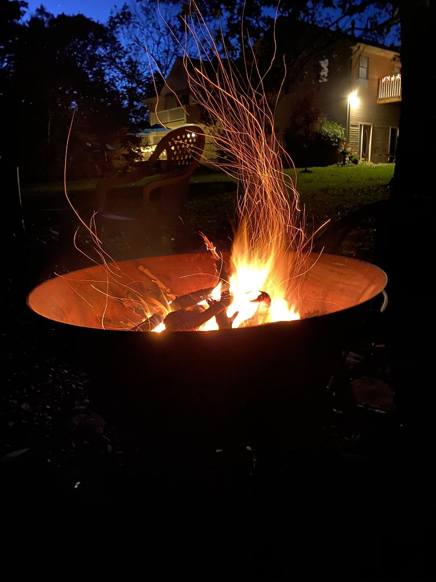 lorrainerick's tweet image. Night mode