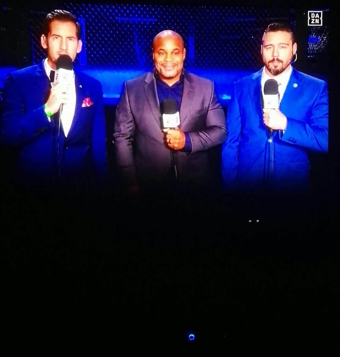 Belli di notteeee un saluto a tutta la banda di #UFCDaznItaly buona telecronaca al ns traghettatore degli inferi delle #mma #Caronte @alexdandi ---- grandissima #FightIsland6 ci sarà da divertirsi come sempre e di più #Ufc #FightNight #OrtegaVsKoreanZombie https://t.co/3wBdbCCNOb