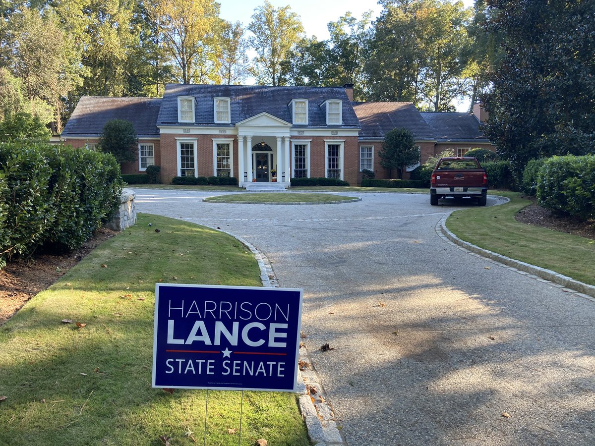 HarrisonLanceGA's tweet photo. #TeamLance loves our #FallSaturdays! Letβs RISE above party politics and actually solve our problems! https://t.co/2Sw9I8za08