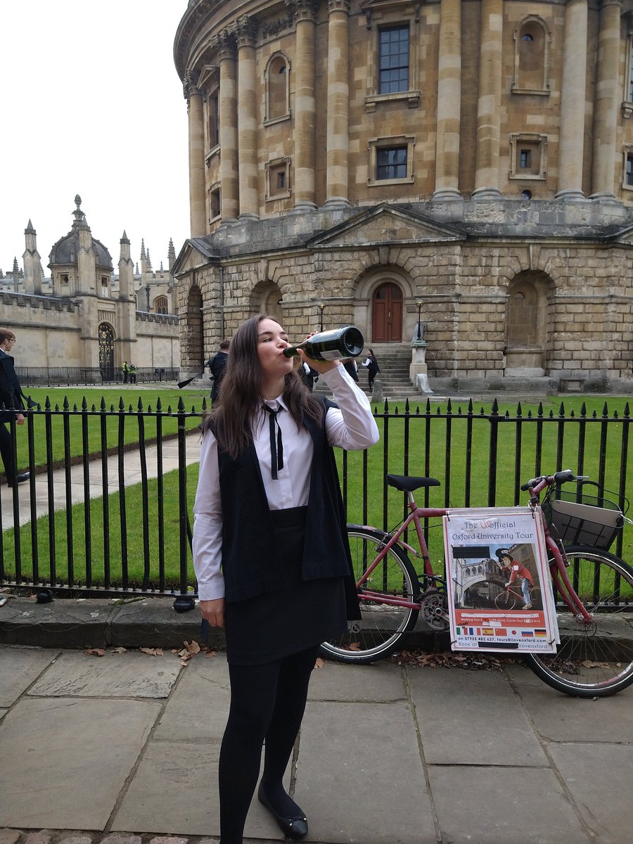 miriamboase's tweet photo. i've matriculated ! https://t.co/B5ly90DzCd