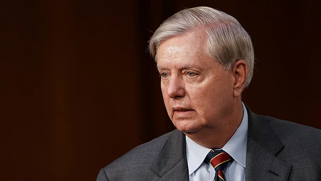 Unclass 情報収集 リンゼイ グラム 上院議員 サウスカロライナ州選出 の特別政治資金団体が先月 オラクルのラリー エリソンceoからtiktok買収交渉前に25万ドルの寄付を受け取っていたことが判明 グラム氏は司法委員長です