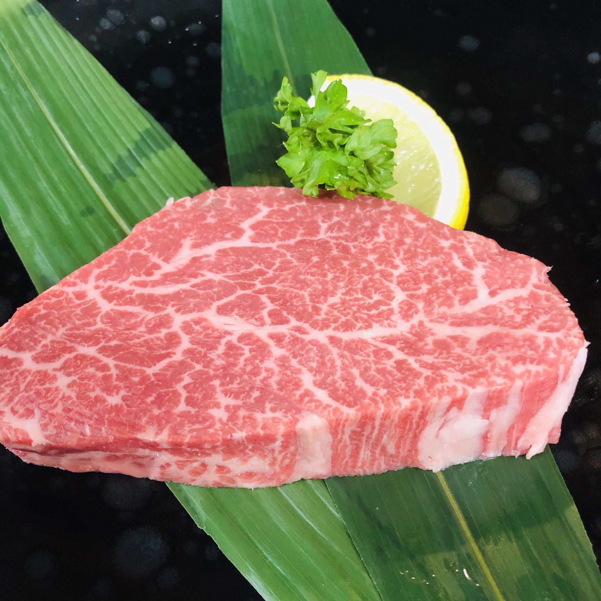 焼肉 三千浦 店長 本日のオススメ 和牛ヒレ もとぶ牛 沖縄県産黒毛和牛の もとぶ牛 です 肉質はキメが細かく柔らかい いくらでも食べれちゃいます 焼肉 焼肉屋 くにたち 肉 肉スタグラム グルメ 東京グルメ 焼肉部 Instafood Instagood