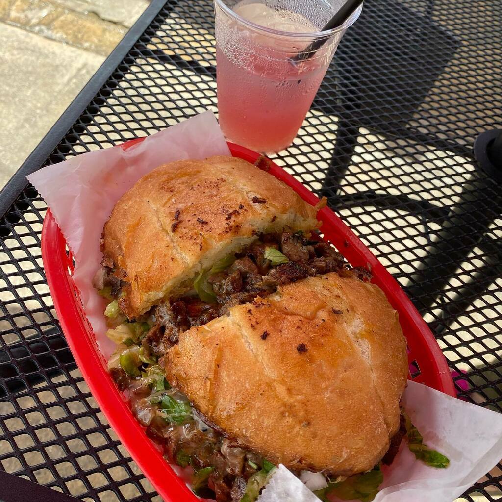 SnapEatApp's tweet photo. Asada Torta
Carne Asada torta from Callejeros with grilled cheese and jalapeños! ⚠️ This is big and messy and totally worth it! #snapeat #torta #bbq #steak #asada #mexican #puertorico https://t.co/ychq0M7sGd https://t.co/36sdtIXDpl