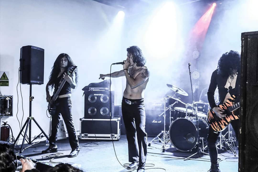 FansCarloman's tweet photo. #LaJoyaRockLaRompe
SE VIENE CONCIERTAZO DE @LaJoyaRock 🤘🤘 https://t.co/A1fokZ1uDM