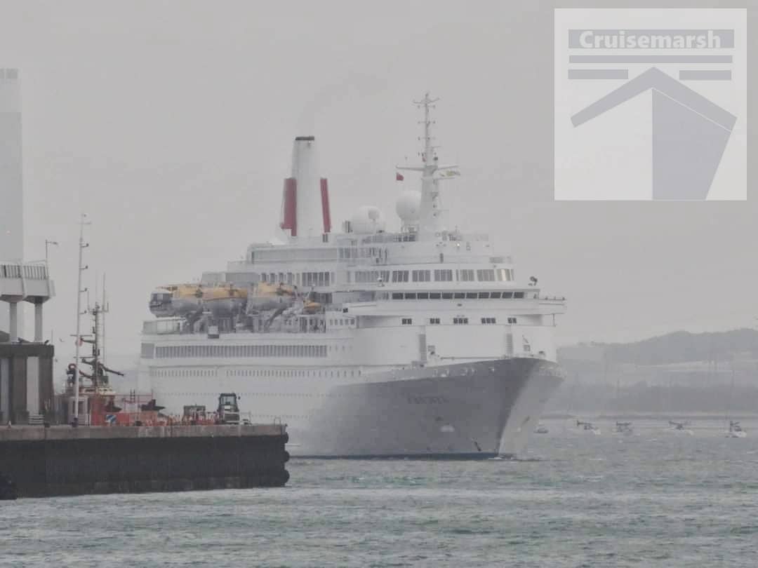 nauticallyspeak's tweet photo. #OnThisDay - 18th October 2013: From Town Quay, we saw @FredOlsenCruise #Boudicca pass by as she arrived into Southampton.
🛳️📸⚓
#FredOlsenCruiseLines #Boudicca #TownQuay #SouthamptonWater #Southampton #October2013 #RoyalViking #RoyalVikingSky #Cruiseblogger #Cruisemarsh https://t.co/4iHScLLZQp