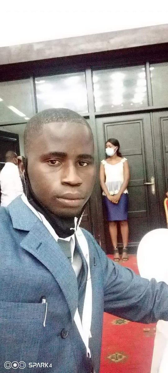 Incopte's tweet photo. O jovem inventor guineense, de 31 anos, Ricardo Cá, venceu o Prêmio Africano de Investigação e Inovação Tecnológica.
  
O jovem inventor, levou à concurso, no salão africano, em Brazzaville, a sua máquina de descasque da castanha de cajú. https://t.co/5sSjqkcTTy