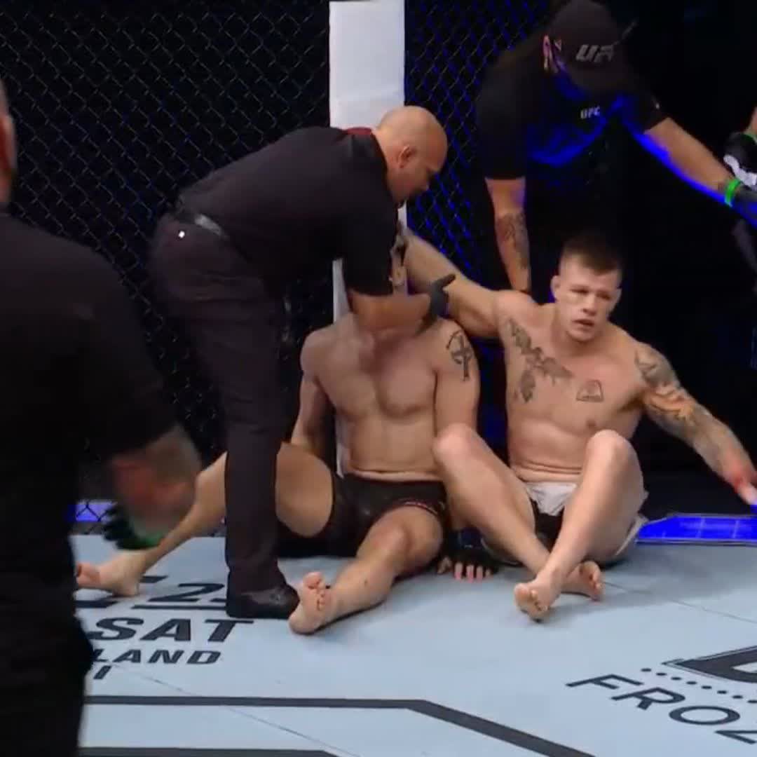 THAT'S JIMMY CRUTE! π±
π¦πΊ @CruteJim didn't take long to showcase why he's a true prospect at LHW! #UFCFightIsland6
ποΈ #InAbuDhabi | @VisitAbuDhabi https://t.co/NY7GyuqXff