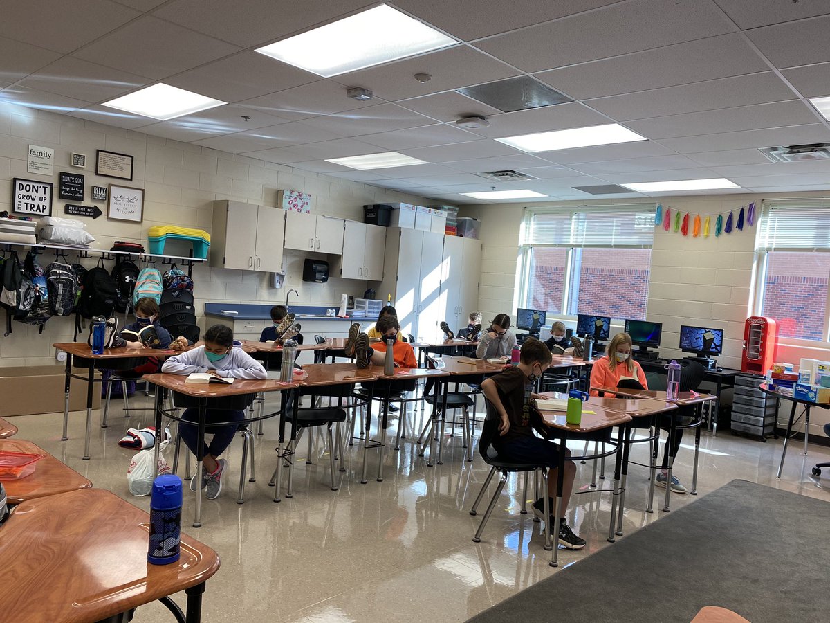 Reading is good for their soul &amp; kicking their feet up while they read resulted in the sweetest giggles that were good for my soul 💜 <a href="/MtnViewES/">Mountain View ES</a> <a href="/ReneeGarriss/">Renee Garriss</a>