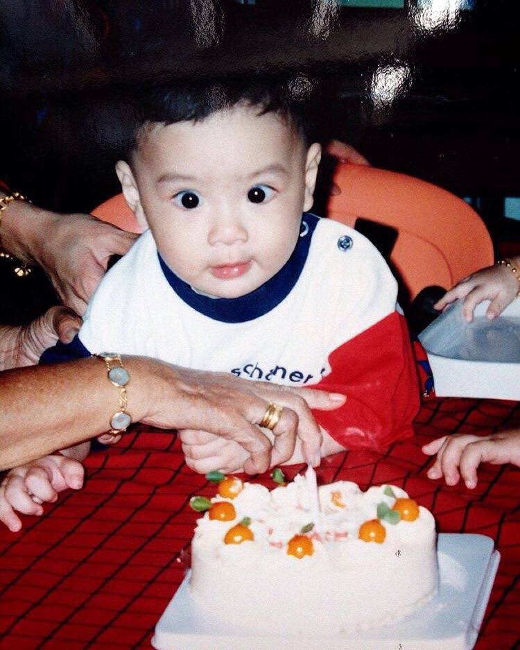TrueLoveKrist's tweet photo. Happy birthday, Krist王慧侦 🎉 🎉
Wish you and your family have a good health and happiness,and also wish you all the best!                      
 @kristtps 
#CherishwithKrist2020
#KristPerawat https://t.co/JuITojHnsZ