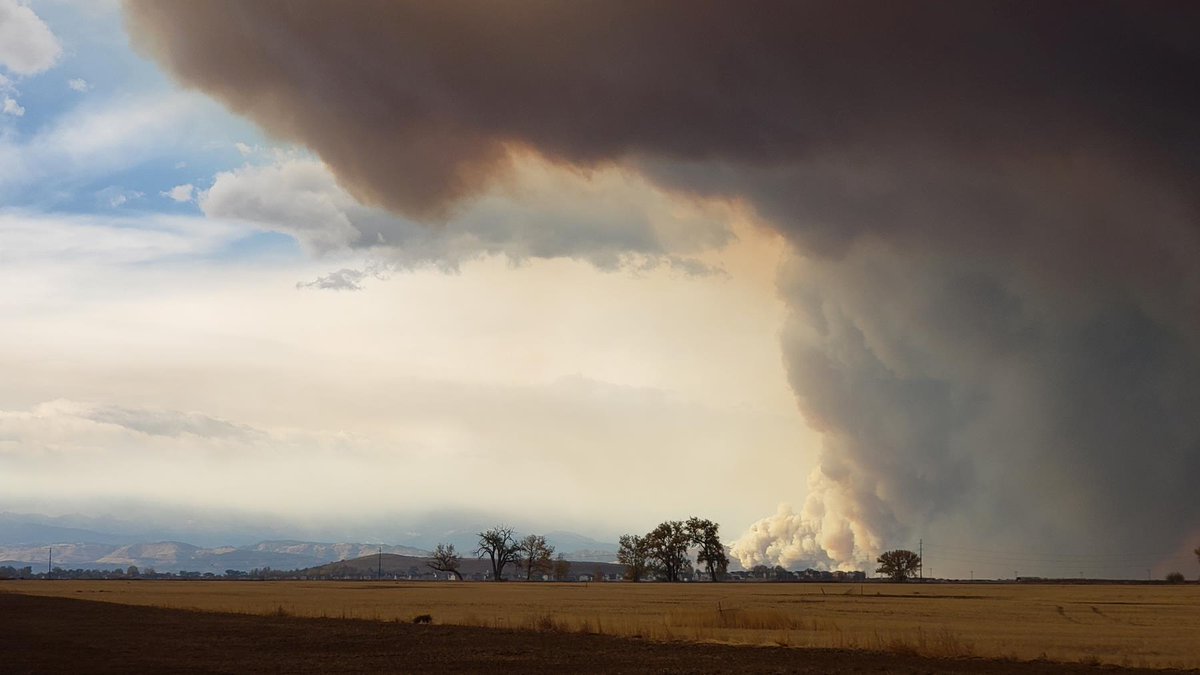 Cal-Wood fire near Boulder - seen from Hwy 7 between Brighton and I-25. #calwood #calwoodfire #brightonco #brightoncolorado #boulderfire #jamestownfire #ominousskies