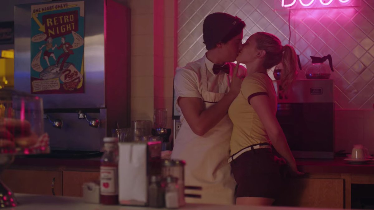 6. Cheryl gave the obvious opinion/option.Anyone would on a superficial level see bughead and varchie being perfect happy couples that should be "endgame" (not going to bother elaborating on the dumb endgame comment though) amidst crazy rvd. And that& #39;s what Cheryl sees. +