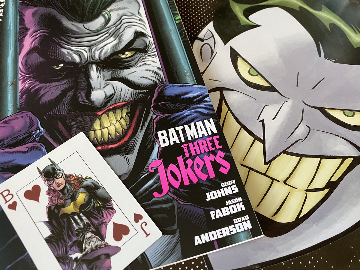 tomoinu_z's tweet photo. 昨日ヴァースコミックスさんでゲットしたコミック
three jokersはお面も付いて来たw
ハロウィンに向けてかな?🎃
あと
ULTRAMANの2話と
RORSCHACH
RORSCHACHがすごく楽しみ
#アメコミは世界を救う
#versecomics
#threejokers
#ULTRAMAN
#Rorschach https://t.co/WpyFqogX7y