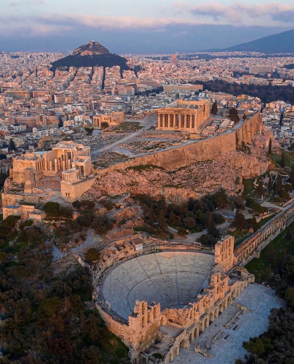 xFuzz__'s tweet photo. Atenas, Grecia https://t.co/9u53DUPtq0