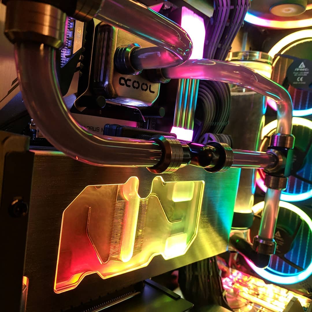ModMyMods's tweet photo. The @antec Torque build can be seen on https://t.co/WIbTP8RN5y
One of the more interesting looking rigs we've put together
#Watercooling #Watercooled #Alphacooled #AORUS #Alphacooling #CustomLoop #SingleBraid #Modded #CustomPC #DIY #ProModder #AORUSHardware #Motherboard https://t.co/8A8zUppeZv