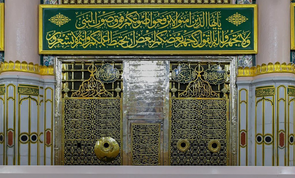 صور تحضر في النفس والفؤاد
ونبتهل دعاءً لسيدي خادم الحرمين الشريفين وسمو سيدي ولي العهد حفظهما الله بالتوفيق
على قرارات وتوجيهات تصب في المصلحة العامة من قبل ومن بعد.

المرحلة الثانية للعمرة تبدأ، مع بدء زيارة #الروضة_الشريفة في الحرم النبوي
اللهم وفق وييسر وارفع عن الأمة كل غمّة