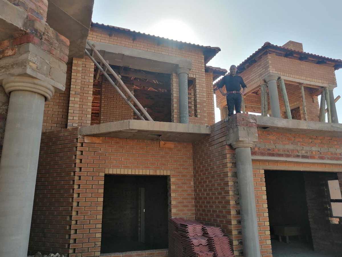 monsieurponto's tweet photo. This how we do it in Limpopo. Build decent homes in the village. https://t.co/aAZf1WJUMy