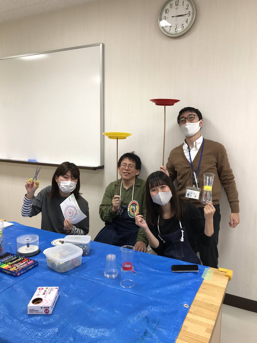 和歌山市 地域フロンティアセンター 今日は冒険あそび倉庫さんへ W S Go いろんな遊びを自分のペースでできますよ ボランティアの方も楽しみながら参加者のサポート W 冒険あそび倉庫 木のおもちゃ 市民公益活動 ボランティア 子ども