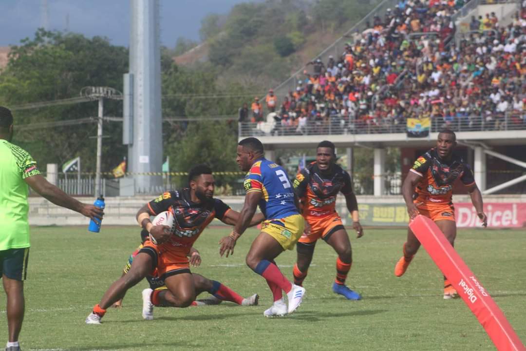 asiapacificrl's tweet photo. The Hela Wigmen are the 2020 @PNGRFL_Official Digicel Cup Champions after defeating the Lae Tigers 16 - 14 at Sir John Guise Stadium in Port Moresby.

The Wigmen scored in the 78th minute to claim their first PNG National Premiership since 2014.

#RugbyLeague #IntRL #PNG https://t.co/F3VG6bgzli