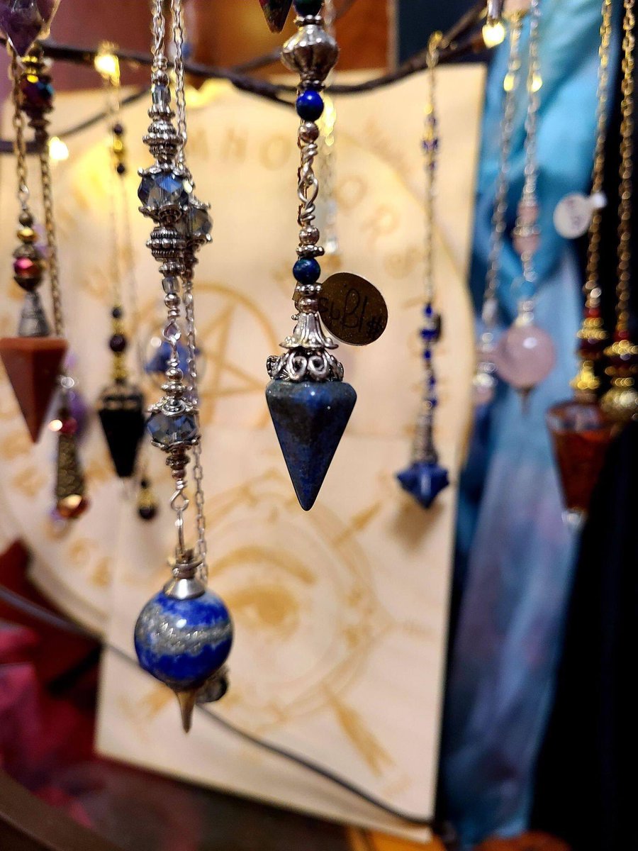 theLPMarket's tweet photo. Just made another 50+ stone pendulums and added them to our little pendulum tree, with more on the way! New designs including mercabas and organite and little wandlets.
#pendulums #vanwa #lpmp #lovepotionmagickalperfumerie #magickalmarketplace #LPMP #divination #divinationtools https://t.co/YyPAk5Q6Vc