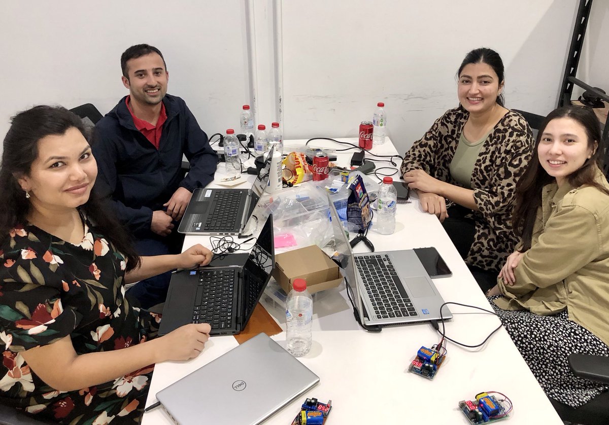 ⁦ HACKATON What the work looks like before a pitch! ⁦<a href="/ArcIncubator/">ArcHardwareIncubator</a>⁩ #med-tech #hackathon ⁦<a href="/FedUniAustralia/">Federation University</a>⁩